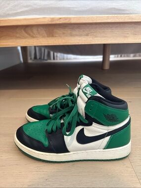 Nike Women Green Black White High-Top Jordan Sneakers